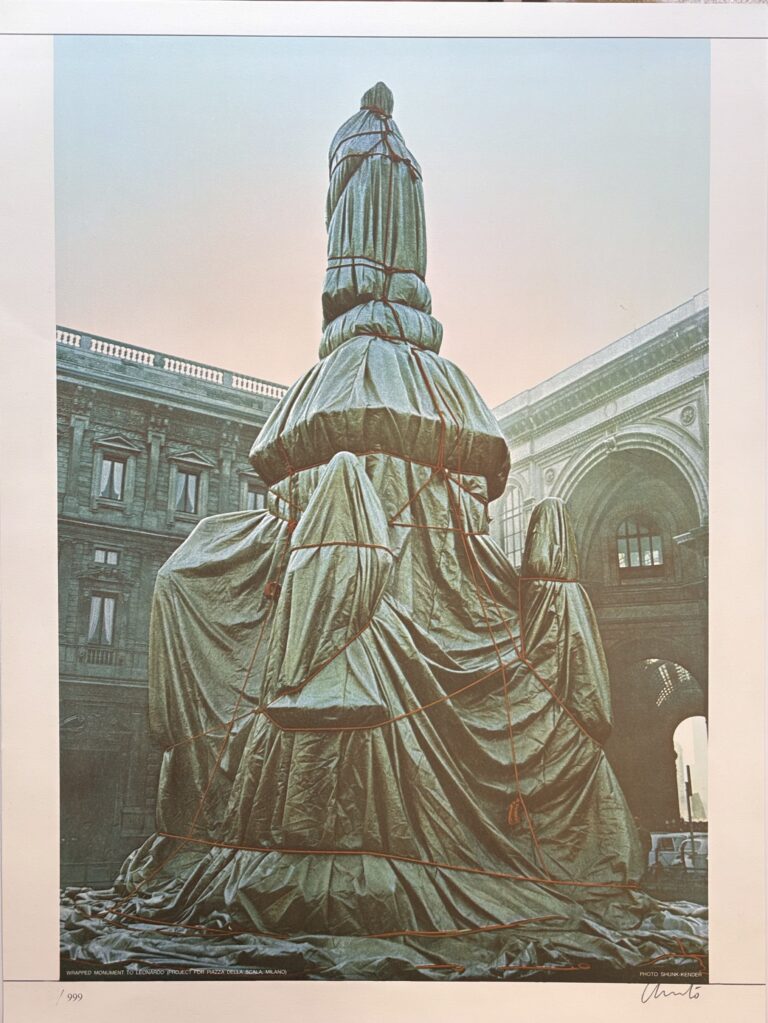 WRAPPED MONUMENT TO LEONARDO